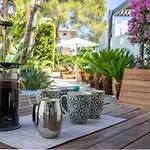 Apartment La Nau - Fantastic Apartment With Hot Tub And Pool, Just Steps Away From Beach