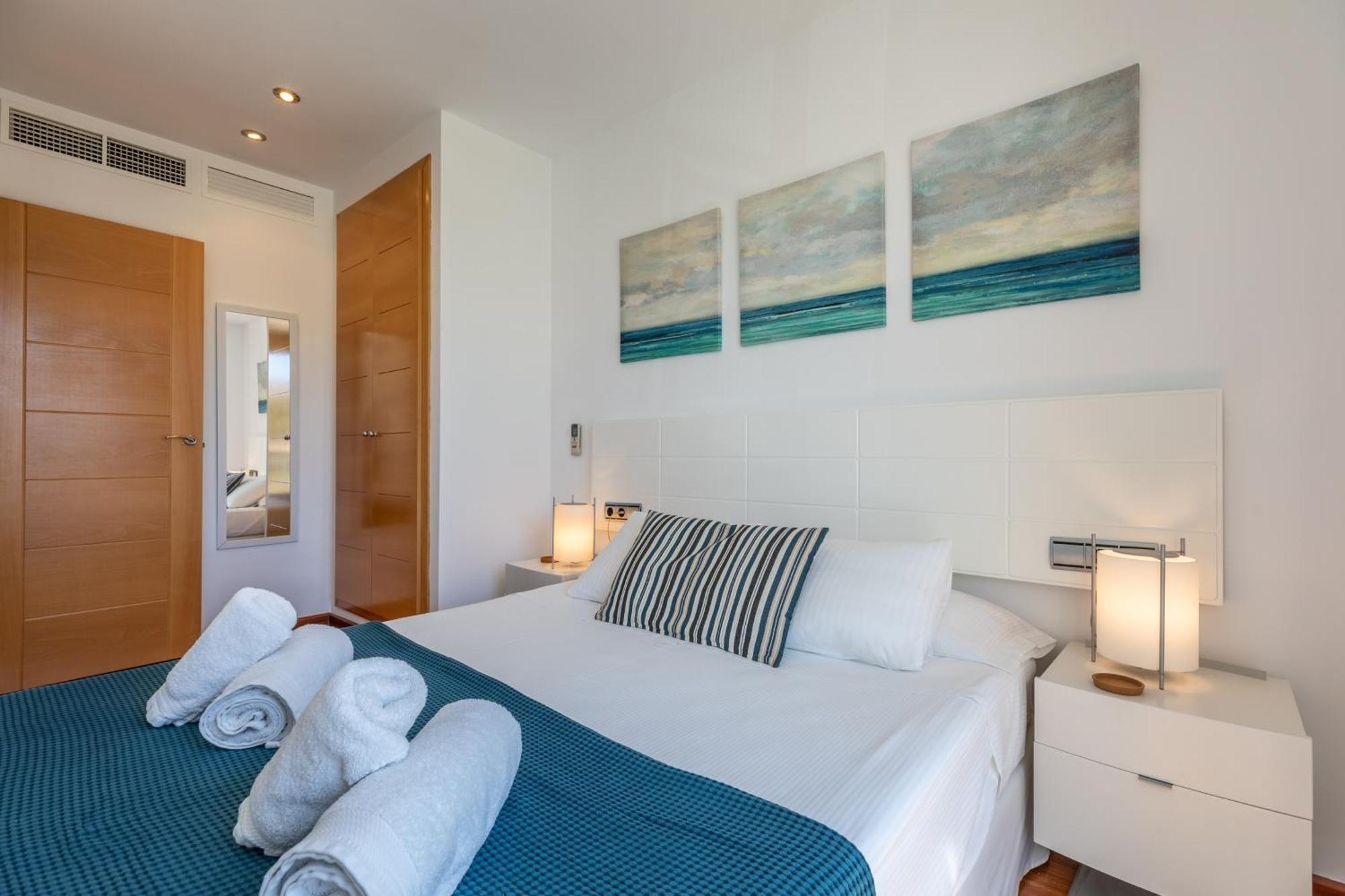 La Nau - Fantastic With Hot Tub And Pool, Just Steps Away From Lejlighed