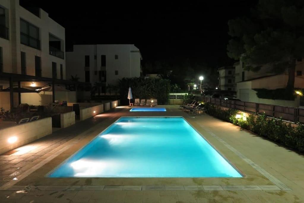 Lejlighed La Nau - Fantastic With Hot Tub And Pool, Just Steps Away From